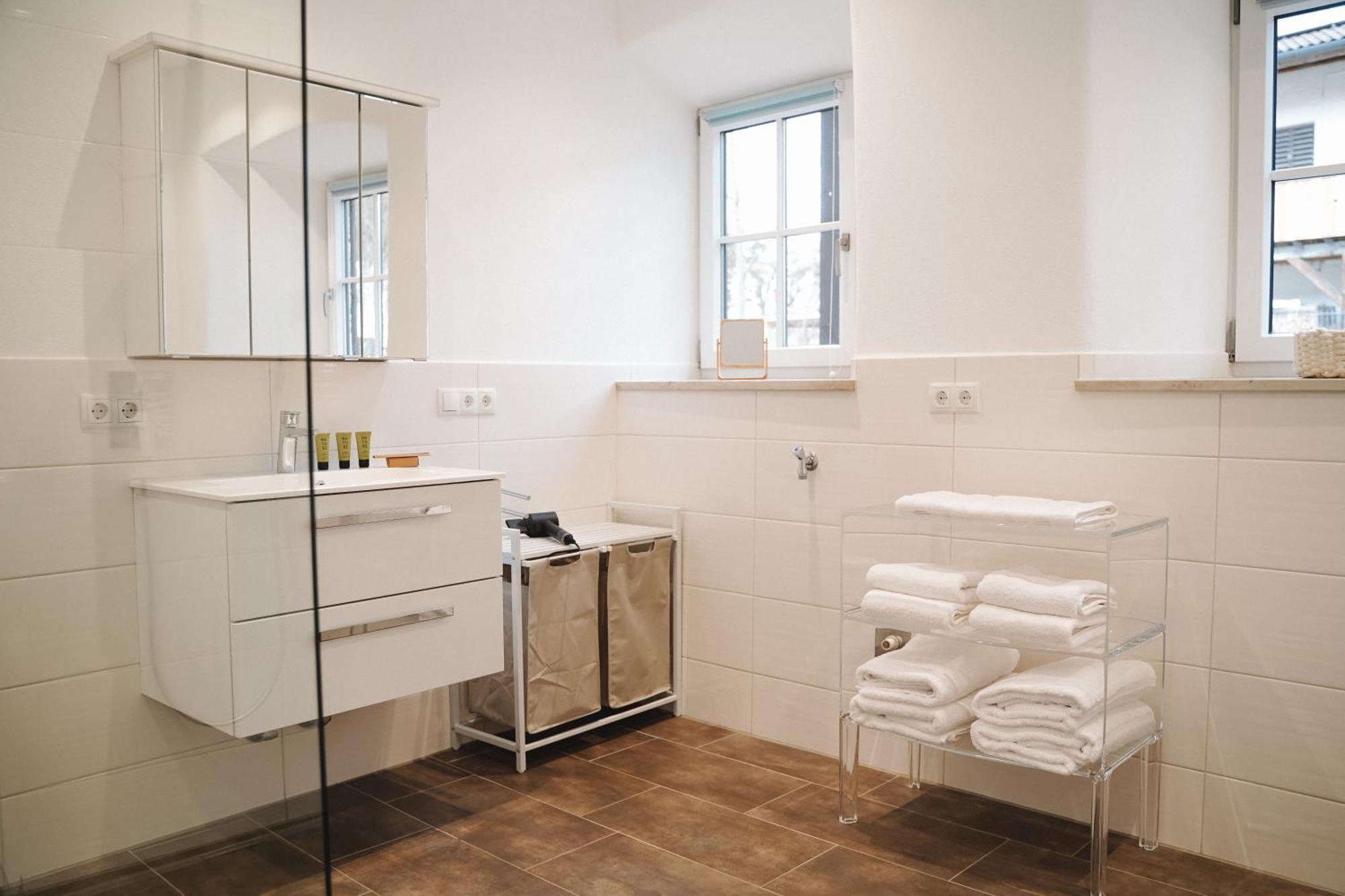 Black Horse Family Apartment - Barrierearm - Pfotenglueck - Familienzeit By Loewenherz Homes Stephanskirchen Buitenkant foto